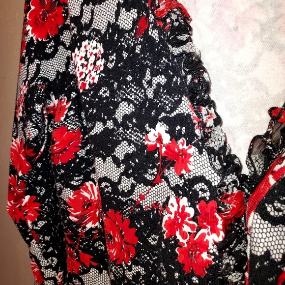 WR Floral Lace Pattern Blouse Size M - Picture 4 of 4